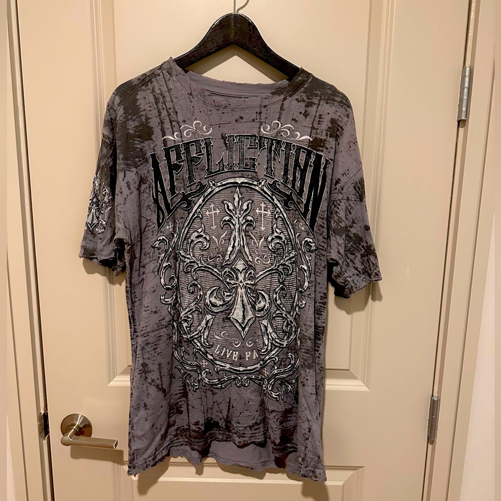 Men’s Affliction short sleeved shirt